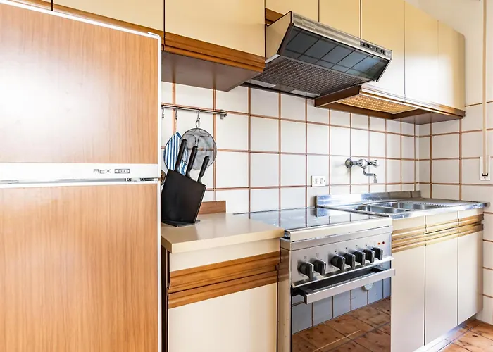 Guesthost - Comfy With Private Parking Near The Beach! Διαμέρισμα Βιαρέτζιο