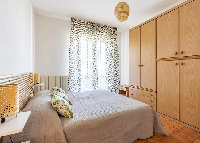 Guesthost - Comfy With Private Parking Near The Beach! Διαμέρισμα Βιαρέτζιο