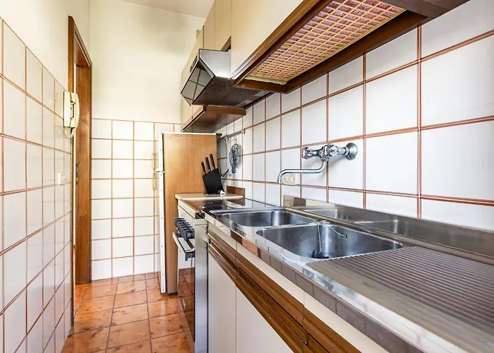 Διαμέρισμα Guesthost - Comfy With Private Parking Near The Beach! Βιαρέτζιο