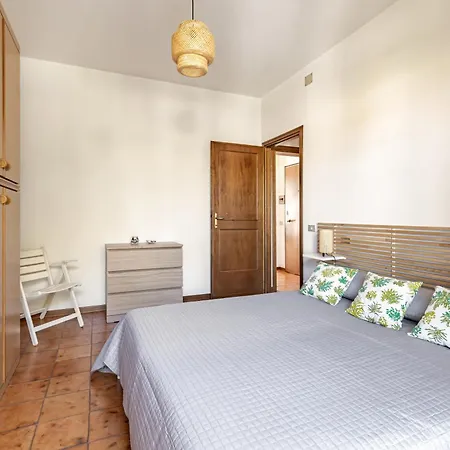 Guesthost - Comfy With Private Parking Near The Beach! Viareggio