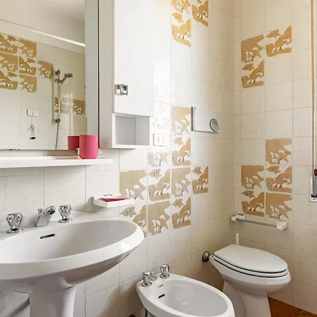 Appartamento Comfy With Private Parking Near The Beach! Viareggio