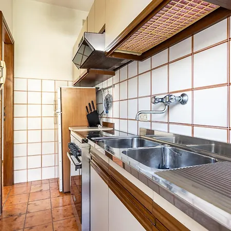 Apartament Guesthost - Comfy With Private Parking Near The Beach! Viareggio
