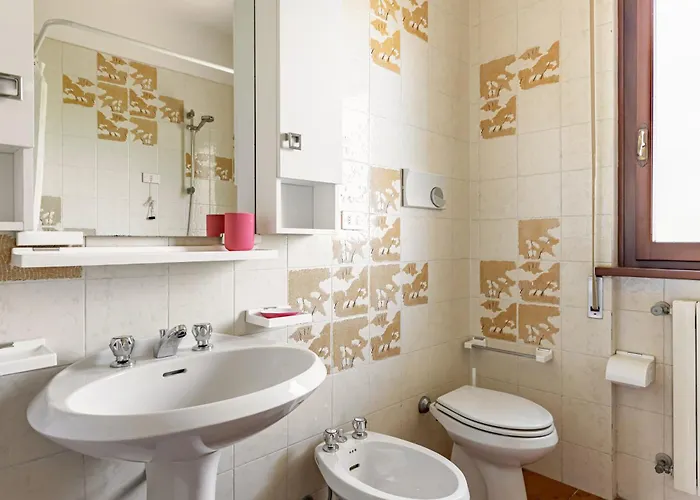 Appartement Guesthost - Comfy With Private Parking Near The Beach! Viareggio